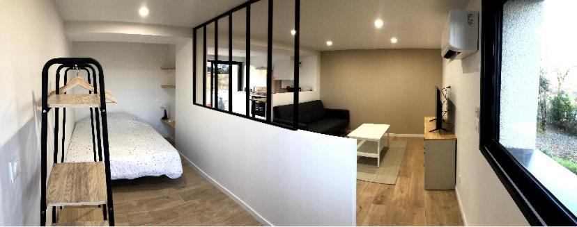 Immeuble Renove Au Centre D'auch. Appartement *