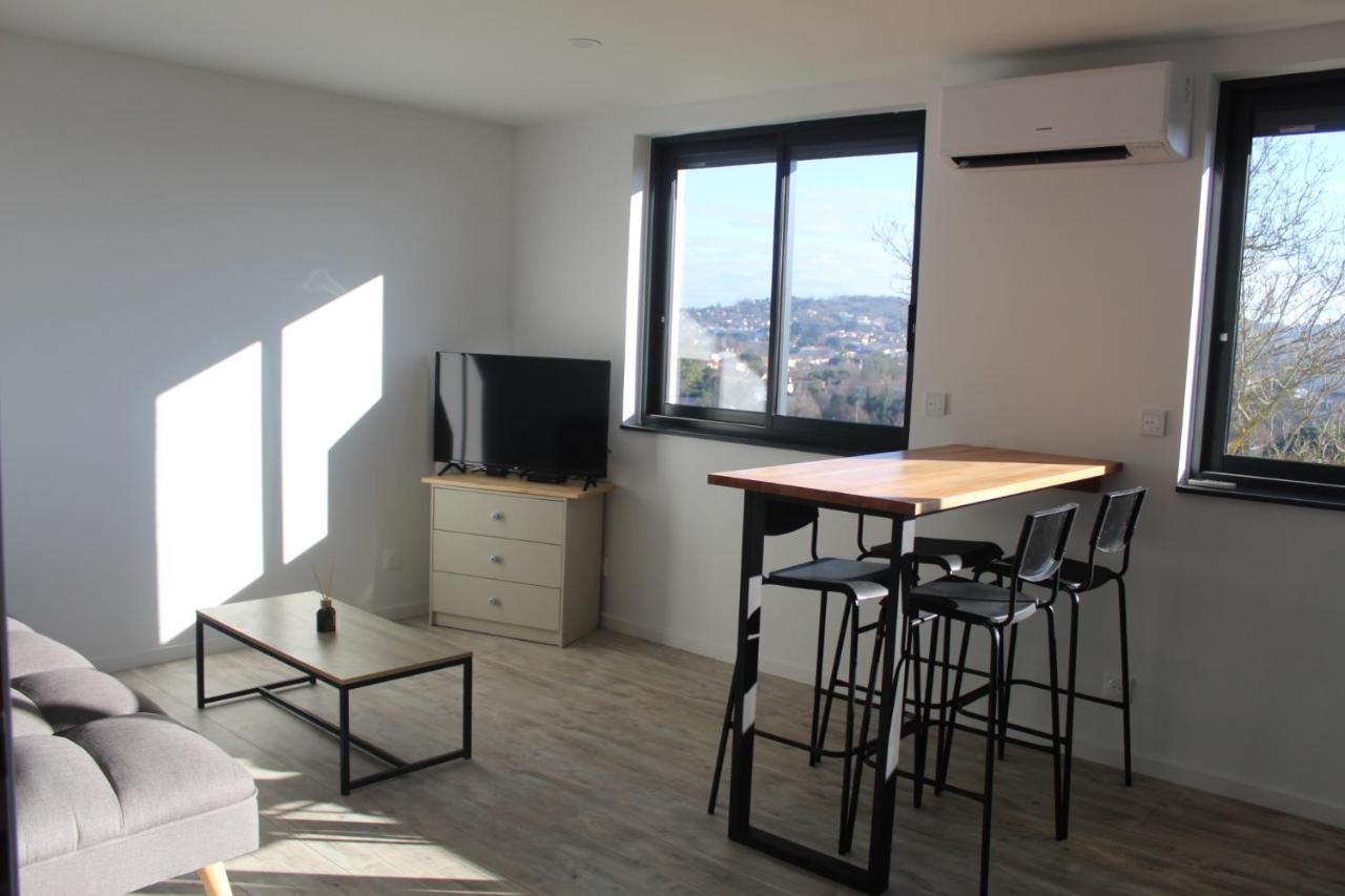 Apartment Immeuble Renove Au Centre D'auch. Auch