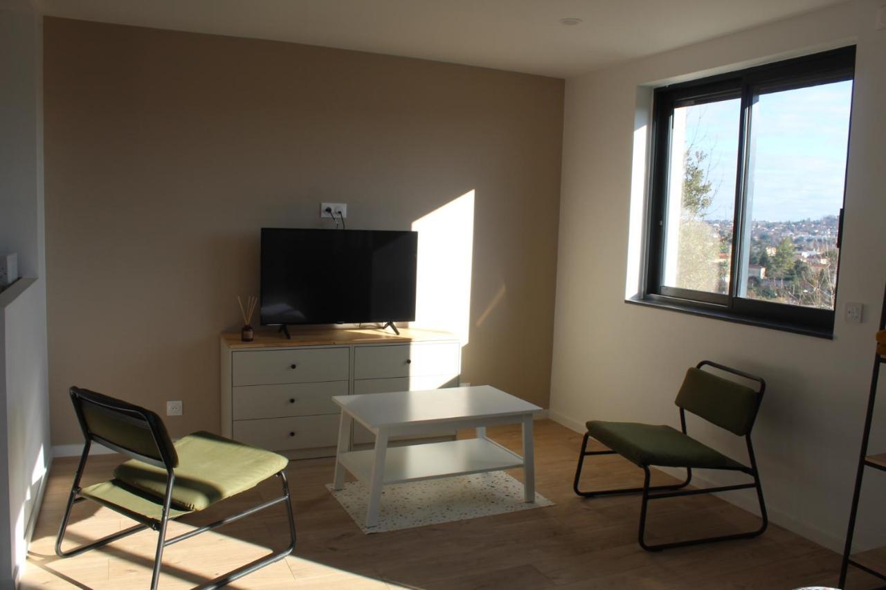 Immeuble Renove Au Centre D'auch.